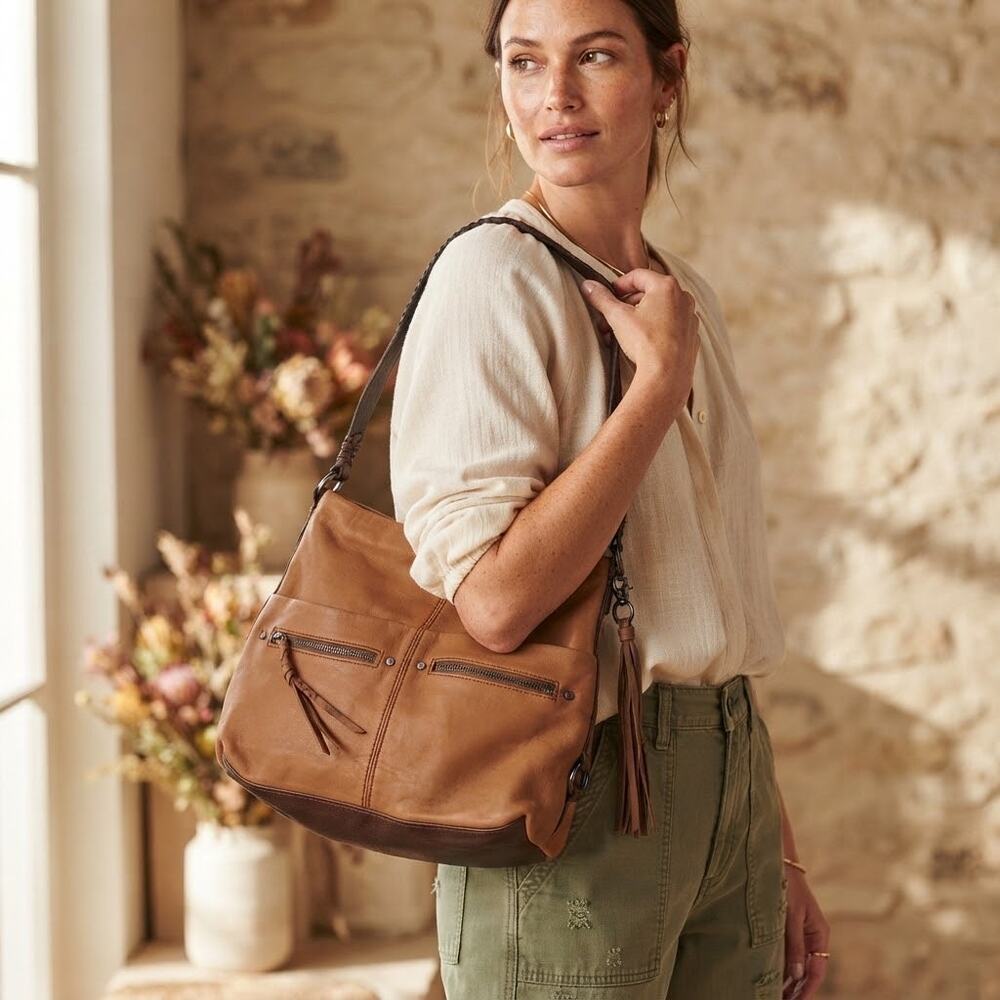 The Sak brown slouchy shoulder bag pockets zip top boho distressed purse casual